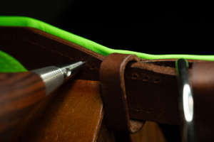 Stechen Sattlernaht handgefertigtes Lederhalsband