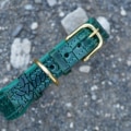 Halsband Smaragd mit Krokoprägung
